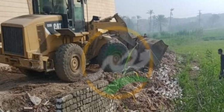 وزارة الزراعة تشن حملة لإزالة التعديات على الاراضي الزراعية بالفيوم 1 حملات ازالة التعديات على الاراضي الزراعية بالفيوم