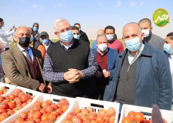 بدعم من رئيس الجمهورية وزيرا «الزراعة والري» يتفقدا أضخم مجمع زراعي صناعى لإنتاج السكر من البنجربالمنيا