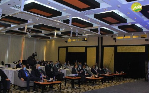 توصيات بالتركيز على اقتصاديات «الامونيا الخضراء» كبديل عالمي لنقل «طاقة الهيدروجين» بــ «ندوة أسوان» 1 توصيات بالتركيز على اقتصاديات «الامونيا الخضراء» كبديل عالمي لنقل «طاقة الهيدروجين» بــ «ندوة أسوان»