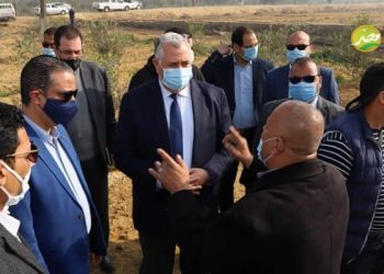 في زيارة مفاجئة “وزير الزراعة ومحافظ الفيوم” يتفقدا  مزرعة كوم أوشيم