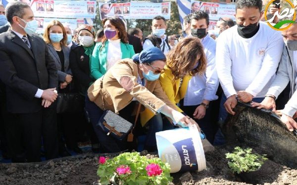 وزيرتا "البيئة والهجرة" فى زيارة لصفط تراب بالمحلة الكبرى لتفقد اعمال التطوير بالقرية 1 وزيرتا “البيئة والهجرة” فى زيارة لصفط تراب بالمحلة الكبرى لتفقد اعمال التطوير بالقرية