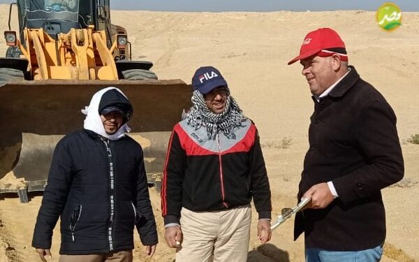 «وزير الزراعة» يشيد بالفريق البحثي لمواصلته العمل في صحراء غرب السويس رغم الطقس السيء