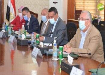 وزراء .. “الزراعة والتنمية المحلية والرى والتضامن الاجتماعى” يناقشون جهود التخلص الآمن من نواتج تطهير الترع والمصارف بالبحيرة