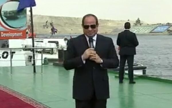 خلال تفقده المجرى الملاحي «الرئيس السيسي» يطمئن المصريين بشأن سد النهضة