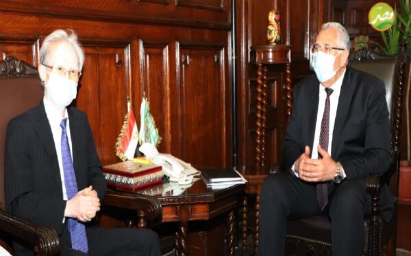 «القصير» يبحث مع «سفير اليابان» سبل التعاون بين البلدين فى عدد من المشروعات 1 «القصير» يبحث مع «سفير اليابان» سبل التعاون بين البلدين فى عدد من المشروعات