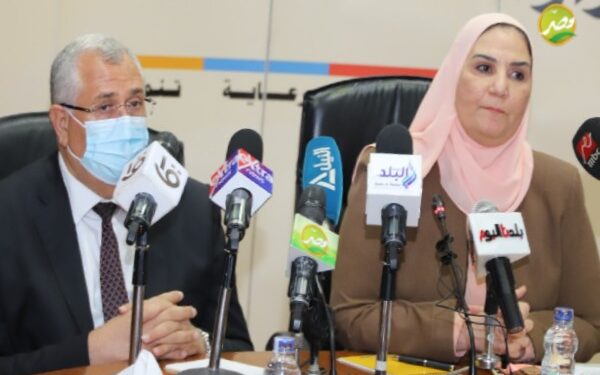 وزيرا "الزراعة والتضامن" يشهدا توقيع بروتوكول لدعم عمال الصيد في القطاع الرسمي وغير الرسمي 1 وزيرا “الزراعة والتضامن” يشهدا توقيع بروتوكول لدعم عمال الصيد في القطاع الرسمي وغير الرسمي