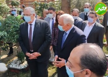 «عزوز» ينقل رسالة شكر من عارضي معرض “زهور الربيع” إلى «وزير الزراعة»