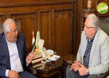 «القصير والزملوط» يبحثان الإسراع في تنفيذ المشروعات الزراعية بـالوادي الجديد