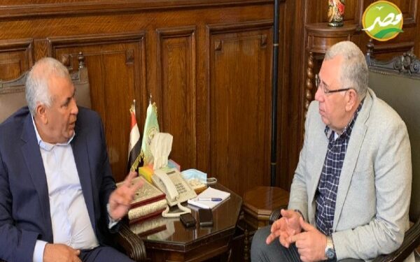 «القصير والزملوط» يبحثان الإسراع في تنفيذ المشروعات الزراعية بـالوادي الجديد
