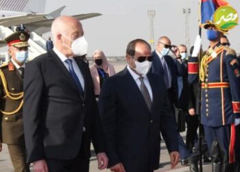 «الرئيس السيسي» يستقبل «الرئيس التونسي» بمطار القاهرة لبحث عدد من القضايا الإقليمية