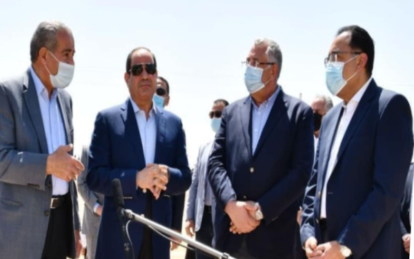 الرئيس السيسي يصطحب رئيس الوزراء ووزير الزراعة لتفقد مشروع "مستقبل مصر" 1 مستقبل مصر