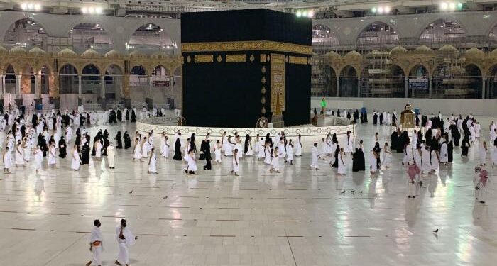"السعودية" تدرس منع الوافدين من الخارج للحج بسبب انتشار كورونا 1 “السعودية” تدرس منع الوافدين من الخارج للحج بسبب انتشار كورونا