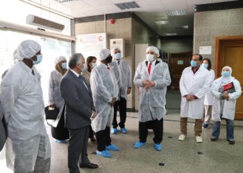 وزير الثروة الحيوانية السوداني يتفقد معهدي الصحة الحيوانية والامصال و اللقاحات البيطرية