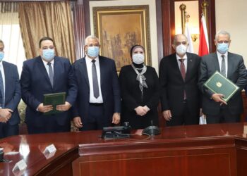 “الزراعة والصناعة” يشهدان توقيع بروتوكول تعاون مشترك لدعم المشروعات الصغيرة ومتناهية الصغر في الريف