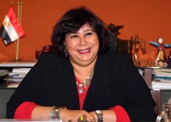 «وزيرة الثقافة» تستعرض خطط عمل البيت الفني للمسرح