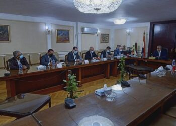 «وزير التموين» يؤكد ” توافر احتياطي استراتيجي آمن من الزيوت لمدة 5 شهور”