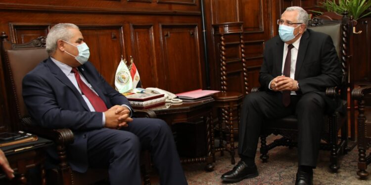 “وزير الزراعة” يستقبل الممثل الإقليمي للفاو بالشرق الأدنى وشمال أفريقيا في بداية عمله بالقاهرة