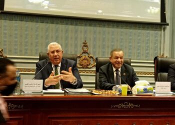 7 مهمات  ..«القصير» يستعرض أمام  مجلسي النواب والشوري أهمية القطاع الزراعي