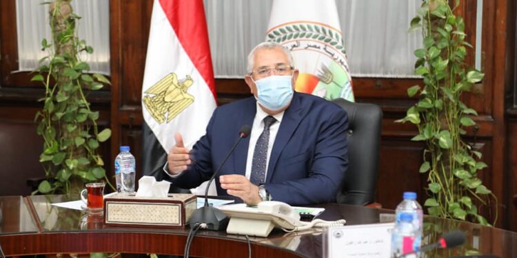 الزراعة في عهد السيسي.. 7 سنوات نهضة غير مسبوقة 1 « وزير الزراعة » يبحث مستجدات وتطورات العمل في شركة تنمية الريف المصري