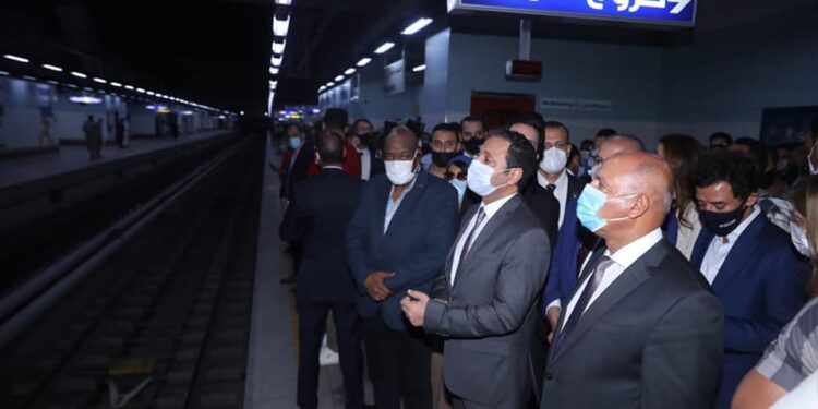 «وزير النقل» يشهد فعاليات البدء الرسمى لتشغيل وصيانة الخط الثالث لمترو الأنفاق 1 «وزير النقل» يشهد فعاليات البدء الرسمى لتشغيل وصيانة الخط الثالث لمترو الأنفاق