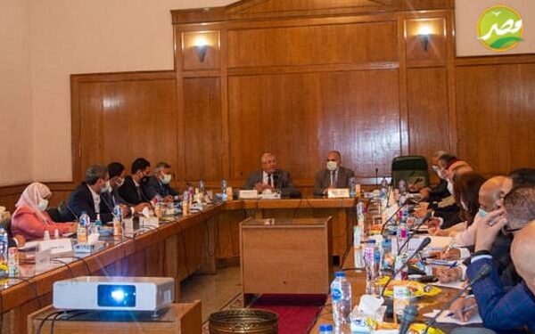 «القصير» يؤكد اهتمام الدولة ودعمها للمزارع المصري