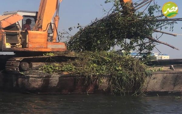 «الموارد المائية والري» تواصل ضرباتها المتلاحقة للمتعدين على مجرى نهر النيل فى كافة المحافظات 1 «الموارد المائية والري» تواصل ضرباتها المتلاحقة للمتعدين على مجرى نهر النيل فى كافة المحافظات