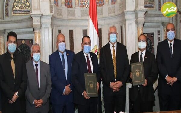 «وزير الزراعة» يشهد توقيع بروتوكول تعاون مشترك بين "بحوث الصحراء" و"الريف المصري" 1 «وزير الزراعة» يشهد توقيع بروتوكول تعاون مشترك بين “بحوث الصحراء” و”الريف المصري”
