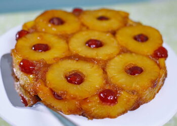 للتقليل من علامات السليوليت وشد الجلد  ويحسن من أداء الجهاز الدوري.. طريقة تحضير «كيك الأناناس»