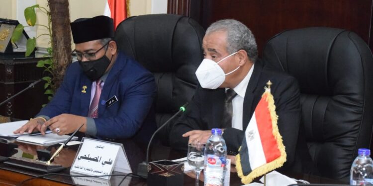 وزير التموين تعاون بين مصر وماليزيا لتبادل الخبرات في مجال إنتاج الزيوت