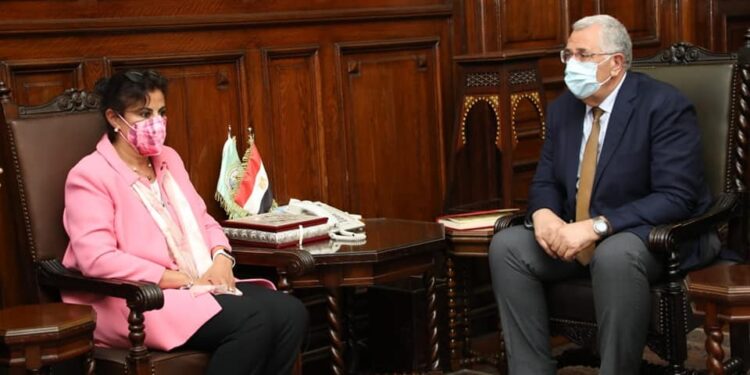 وزير الزراعة يبحث مع المدير الاقليمي لـ «الايفاد» بالقاهرة موقف المشروعات الممولة من المنظمة الدولية