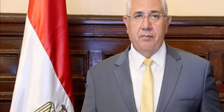 «الزراعة» الإزالة الفورية للتعديات على الأراضي الزراعية خلال إجازة عيد الأضحى المبارك 1 «وزير الزراعة» يشدد على متابعة منظومة الأسمدة وكارت الفلاح والزراعة التعاقدية