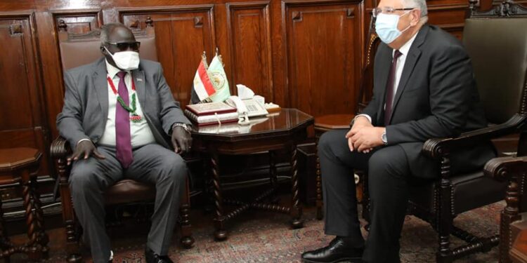 «القصير» يبحث مع “أديجو” التعاون في مجال دعم القدرات والبحث العلمي والأمصال