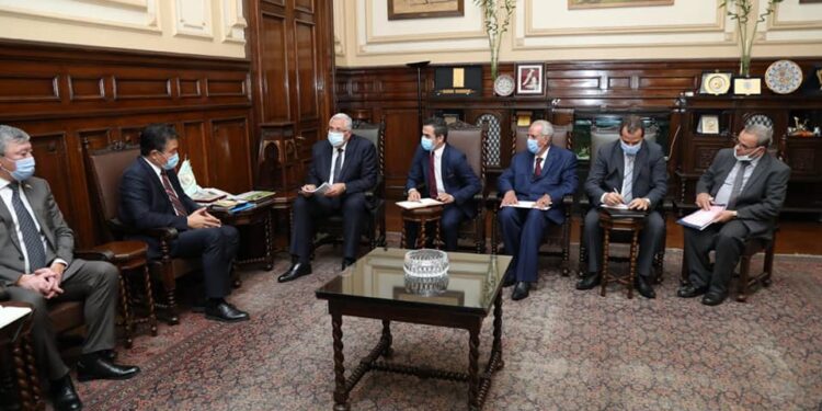 "وزير الزراعة" يبحث مع مدير عام المنظمة الإسلامية للأمن الغذائي التعاون في مجال تحقيق الأمن الغذائي 1 “وزير الزراعة” يبحث مع مدير عام المنظمة الإسلامية للأمن الغذائي التعاون في مجال تحقيق الأمن الغذائي