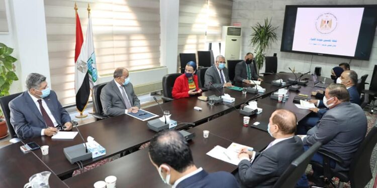 «البيئة والتنمية المحلية والزراعة» يناقشو خطة مجابهة نوبات تلوث الهواء الحادة لعام 2021