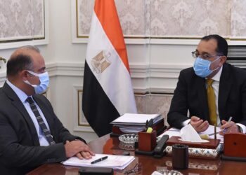 رئيس الوزراء يلتقي رئيس البورصة لبحث تطورات أداء سوق الأوراق المالية المقيدة