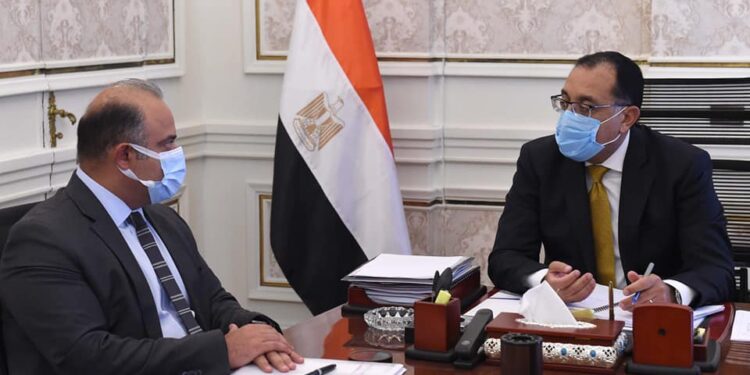 رئيس الوزراء يلتقي رئيس البورصة لبحث تطورات أداء سوق الأوراق المالية المقيدة 1 رئيس الوزراء يلتقي رئيس البورصة لبحث تطورات أداء سوق الأوراق المالية المقيدة