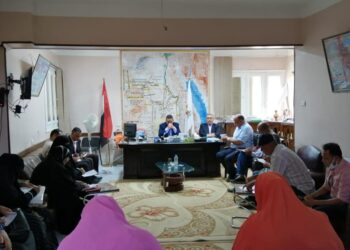 الزراعة تتابع منظومة الأسمدة وكارت الفلاح ومشروع حياة كريمة في”الوادي الجديد”