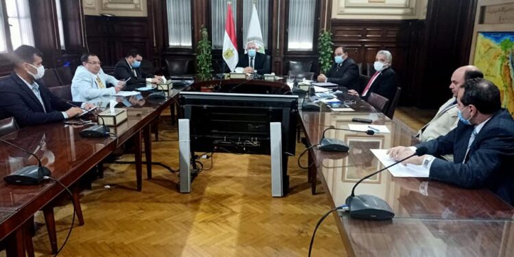 "وزير الزراعة" يبحث تكليفات القيادة السياسية بتوفير علاج مواشي لصغار المربين مجانا 1 “وزير الزراعة” يبحث تكليفات القيادة السياسية بتوفير علاج مواشي لصغار المربين مجانا