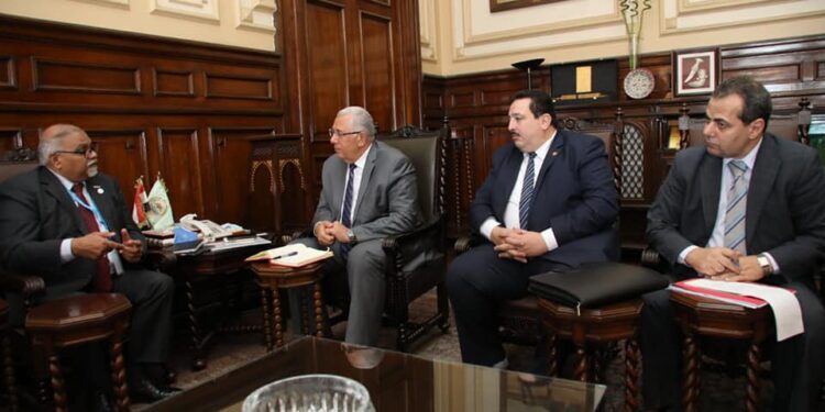 “وزير الزراعة” يبحث مع الممثل المقيم لبرنامج الغذاء العالمي نتائج المشروعات المشتركة الزراعية