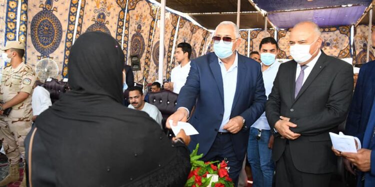 «الزراعة» تتابع "باب رزق" لتمويل المشروعات في إطار المبادرة الرئاسية "حياة كريمة" بقنا 1 «الزراعة» تتابع “باب رزق” لتمويل المشروعات في إطار المبادرة الرئاسية “حياة كريمة” بقنا