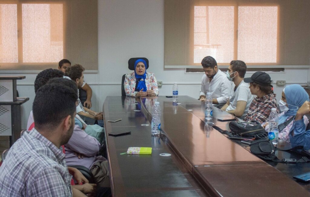 "متبقيات المبيدات" يختتم تدريبا لطلاب جامعات زويل وهليوبوليس وعين شمس 12 د. هند عبداللاه خلال فعاليات تدريب طلاب الجامعات