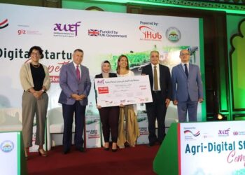 د.علاء عزوز خلال مشاركته في مسابقة رواد الاعمال بجامعة عين شمس