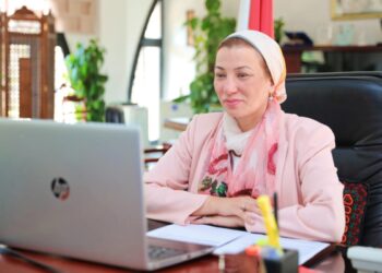 «البيئة» تؤكد دعم مصر للمملكة المتحدة في ملف التكيف مع "آثار تغير المناخ"