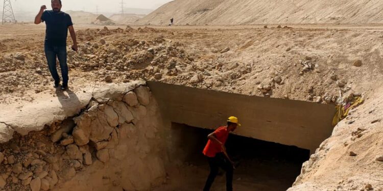 «”الإسكان» تطهير مخرَّات السيول بشمال خليج السويس استعداداً لموسم الشتاء