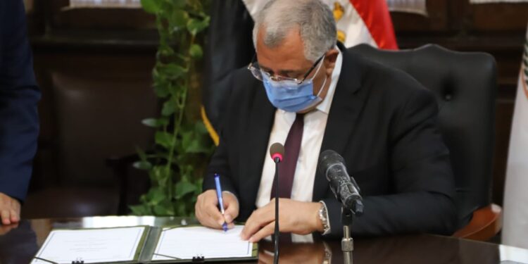 «وزير الزراعة» يعتمد صرف 128 مليون جنيه لمشروع البتلو 1 «الزراعة» تحصين أكثر من نصف مليون رأس من الأغنام والماعز ضد مرض طاعون المجترات الصغيرة