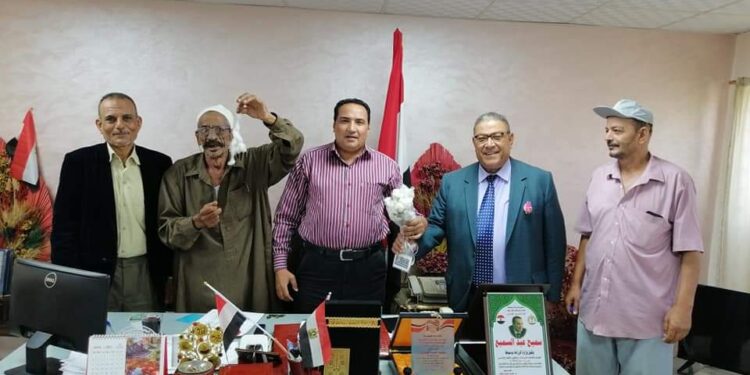 وكيل زراعة دمياط يستقبل مجلس إدارة جمعية "المرابعين" 1 وكيل زراعة دمياط يستقبل مجلس إدارة جمعية “المرابعين”