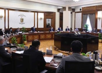 جانب من اجتماع مجلس الوزراء أثناء الموافقة على تأجير أراضي غرب المنيا