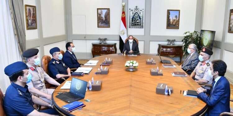 الرئيس السيسي يتابع تطورات مشروع "مستقبل مصر" للإنتاج الزراعي 1 الرئيس السيسي يتابع مشروع مستقبل مصر