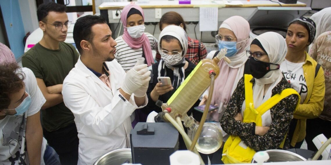 "متبقيات المبيدات" يختتم تدريبا لطلاب جامعات زويل وهليوبوليس وعين شمس 1 متبقيات المبيدات يختتم تدريبا لطلاب جامعات زويل وهليوبوليس وعين شمس