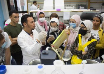 متبقيات المبيدات يختتم تدريبا لطلاب جامعات زويل وهليوبوليس وعين شمس